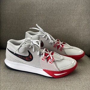 Nike Kyrie Flytrap Athletic Shoes